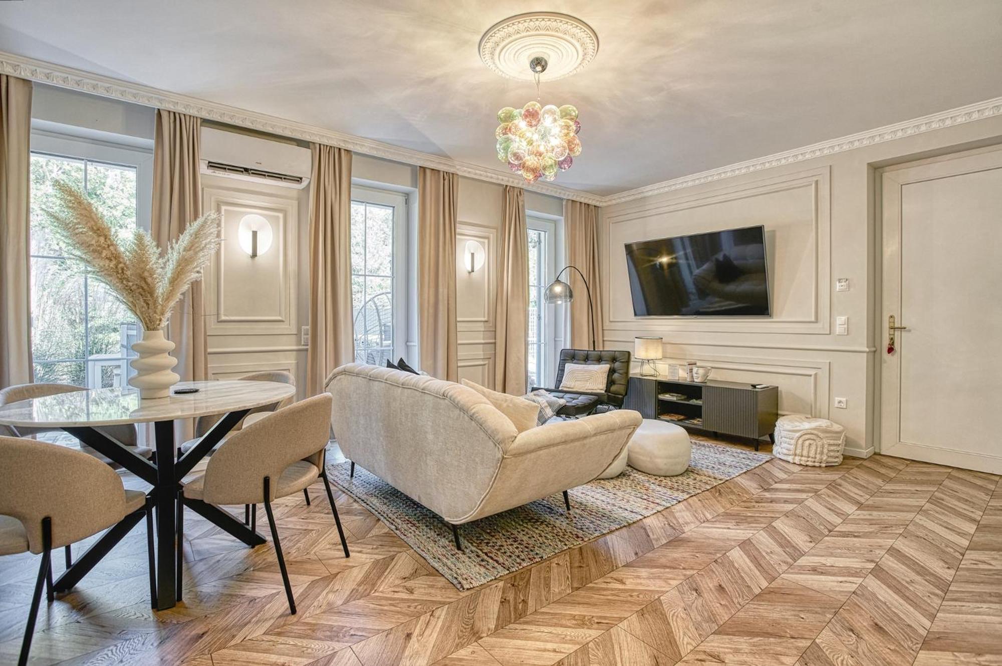 The Doors Luxury Apartment Mosonmagyaróvár Exterior foto